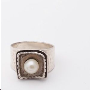 Silpada sterling silver pearl ring.